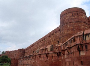 Visit Agra Fort from Delhi
